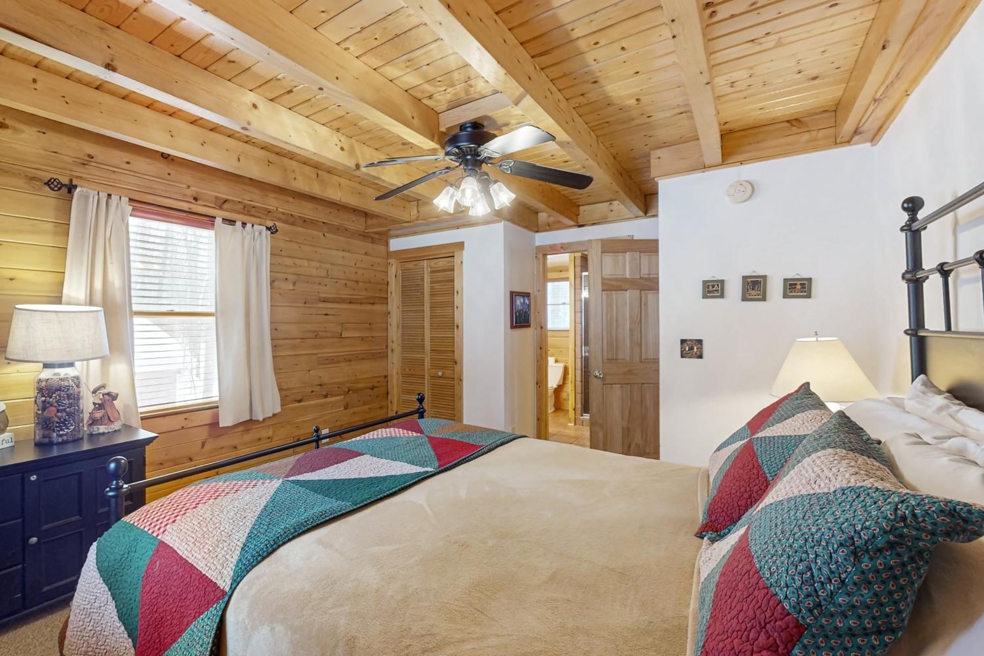 5 Little Acorns Villa McHenry Exterior photo