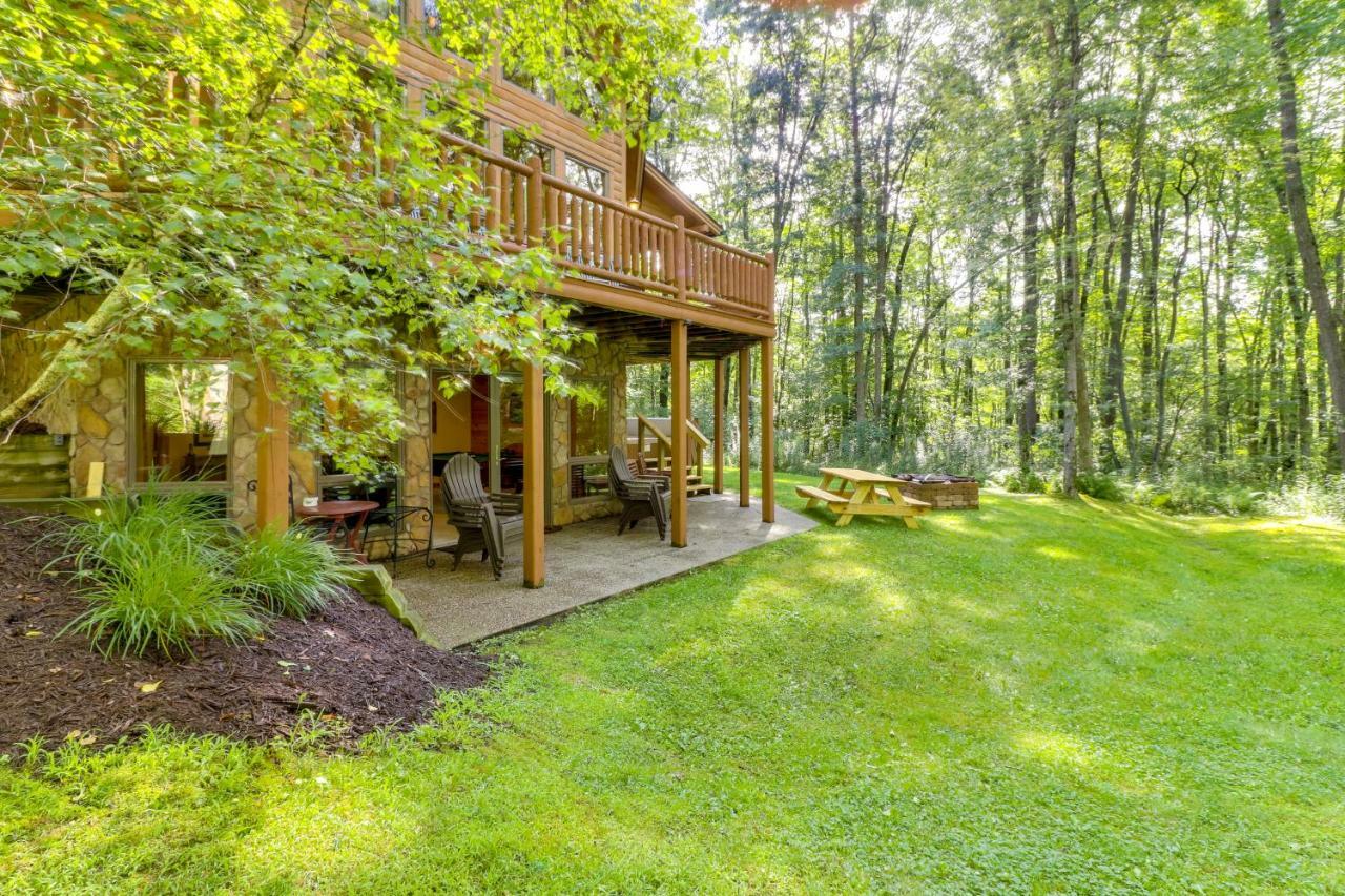5 Little Acorns Villa McHenry Exterior photo